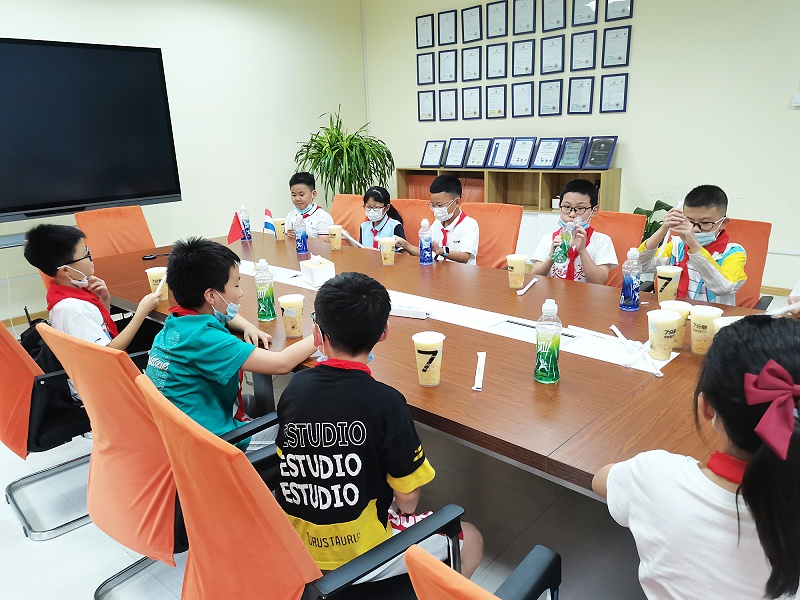带城小学红领巾假日小队走进依斯倍环保，开展校外实践学习活动