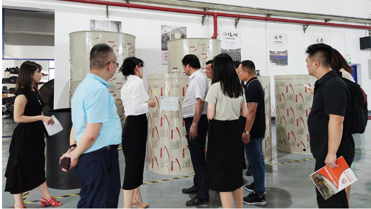 苏州企业发展研究会一行莅临依斯倍参观指导